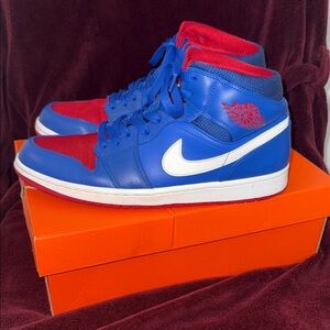 Nike Men's Royal Blue and Crimson Sneakers